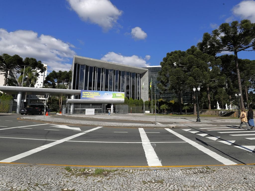 Alep vota novos critérios para cobrança de taxas em cartórios
