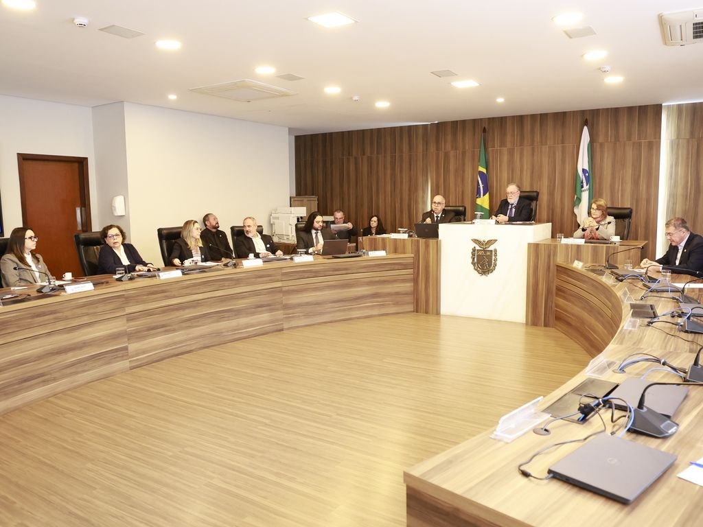 Governo do Paraná vai à Alep e comprova R$ 5,1 bi aplicados na saúde