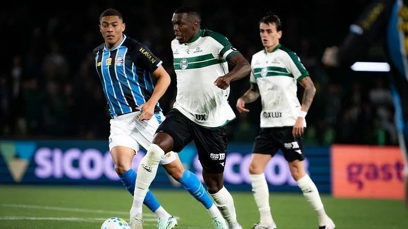 Gol nos acréscimos: Coritiba sofre revés para o Grêmio e se complica no Brasileirão