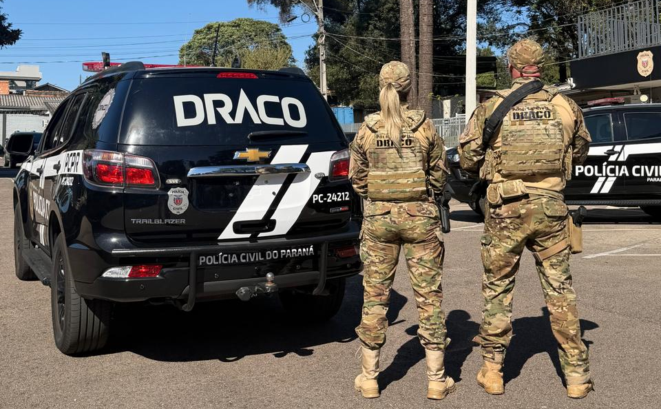 PCPR apreende arsenal de guerra e drogas no Abranches que abasteceriam o Litoral