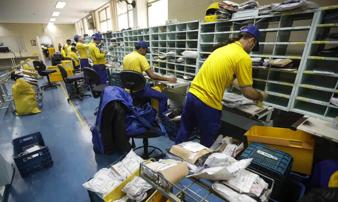 Compras da China chegam mais rápido: Correios e AliExpress firmam novo acordo logístico