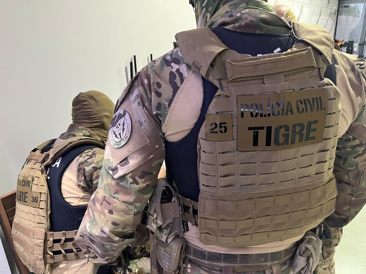 Operação da PCPR prende 17 suspeitos de tráfico comandado de Londres