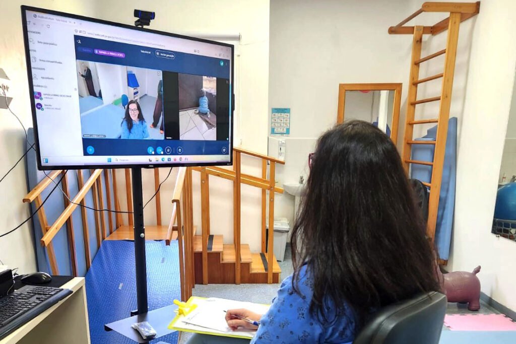 Hospital de Campo Largo lança teleatendimento gratuito de fisioterapia infantil
