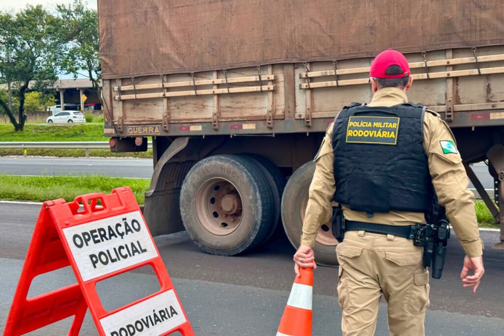 Acidentes caem 33% nas rodovias do Paraná no feriado, mas flagrantes de embriaguez sobem